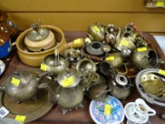 Tray of various mainly brassware etc