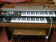 Yamaha organ with stool E/T