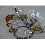 Small collection of costume jewellery