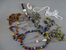 Small collection of costume jewellery