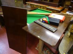 Approx 7ft dining/snooker table, four mahogany leaves to the top along with snooker balls, cues etc