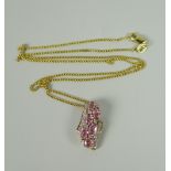 A 9CT YELLOW GOLD FINE NECKLACE ON PINK PROBABLY SAPPHIRE PENDANT, 3.9grams