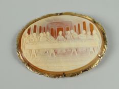 A 14K CONTINENTAL YELLOW GOLD FRAME CAMEO BROOCH OF THE LAST SUPPER