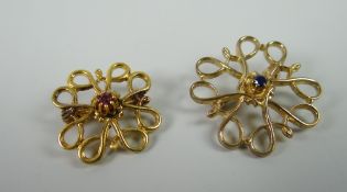 PAIR OF 9CT YELLOW GOLD OPENWORK FLORAL BROOCHES, 4grams approx. overall
