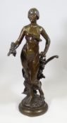A GOOD BRONZE FIGURE OF A CLASSICAL ROBED LADY possibly Demeter with hand extended clasping wheat on
