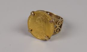 A VICTORIAN GOLD HALF-SOVEREIGN SET RING, 8.4gram approx, (size O)
