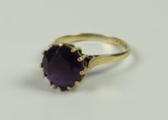 A 9CT YELLOW GOLD AMETHYST RING, 3grams approx, (size R)