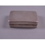 A SMALL PLAIN SILVER OBLONG SNUFF BOX, 1 troy oz, Chester 1907