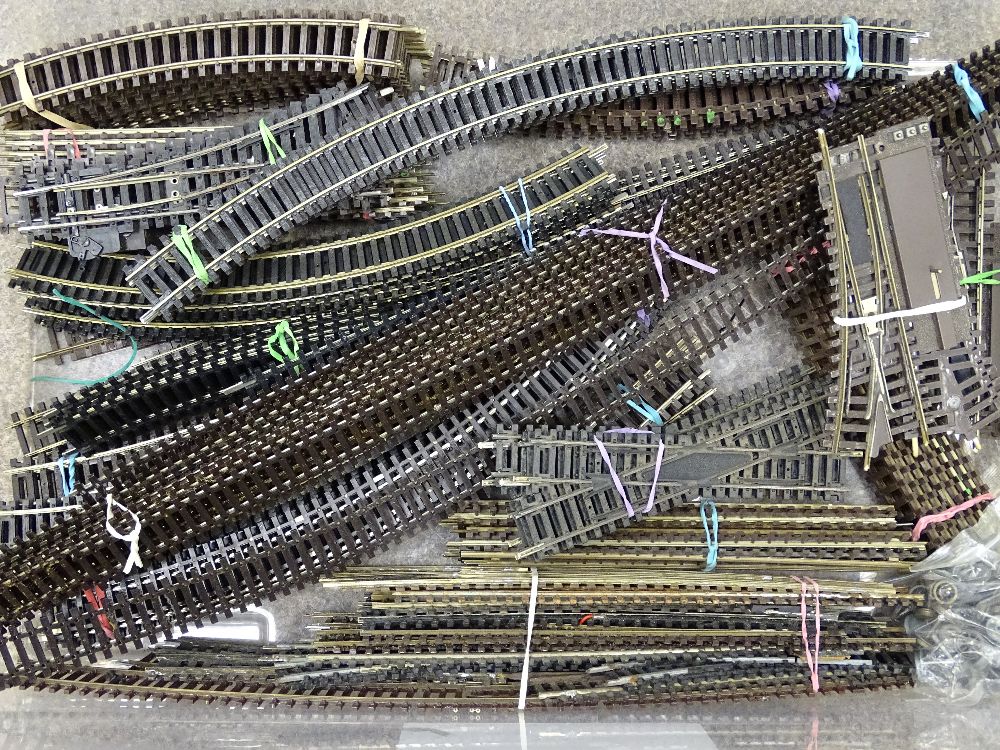 MODEL RAILWAY - Large quantity of Peco, Hornby Dublo track most unused and including twenty five - Bild 2 aus 5