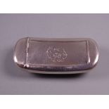 AN OBLONG SLIGHTLY CONCAVE SILVER SNUFF CONTAINER with end hinged lid, 1 troy oz, Birmingham 1889