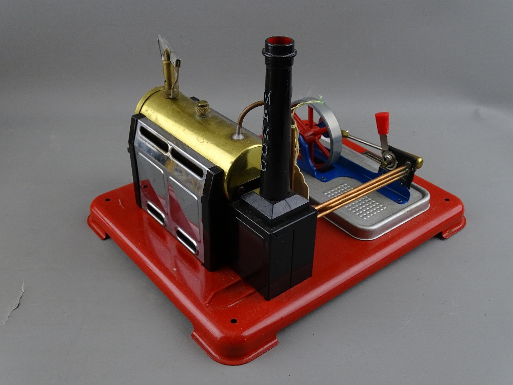 TWO MAMOD LIVE STEAM MODELS including an SP4 stationary engine and a black and yellow traction - Bild 3 aus 6