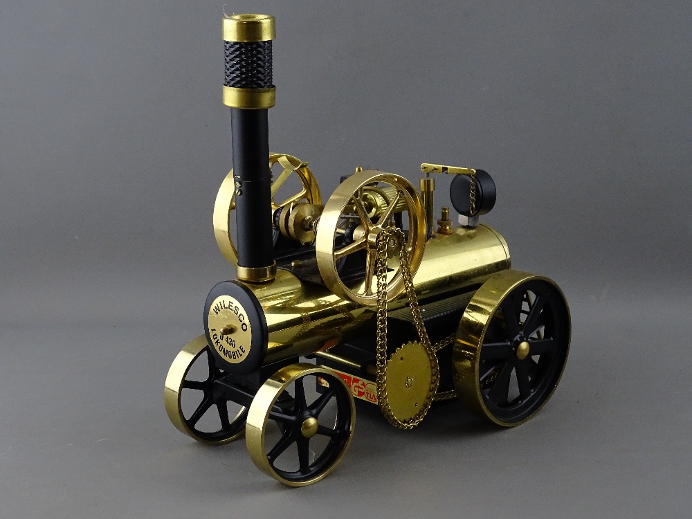 A WILESCO D430 LOKOMOBILE LIVE STEAM TRACTION ENGINE, appears unused with original box and - Bild 2 aus 4