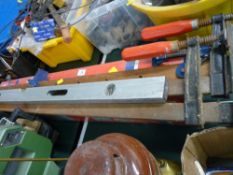 Boxed workbench/vice, metal Salmens spirit level and metal and wood sash clamps