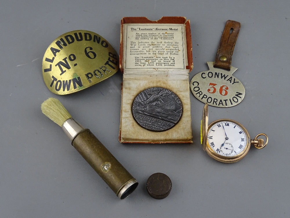Mixed group of collectables to include a yellow metal full hunter pocket watch (appears working),