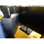 Excellent Samsung monitor, keyboards and paper shredder E/T