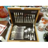 Oneida cased canteen of cutlery