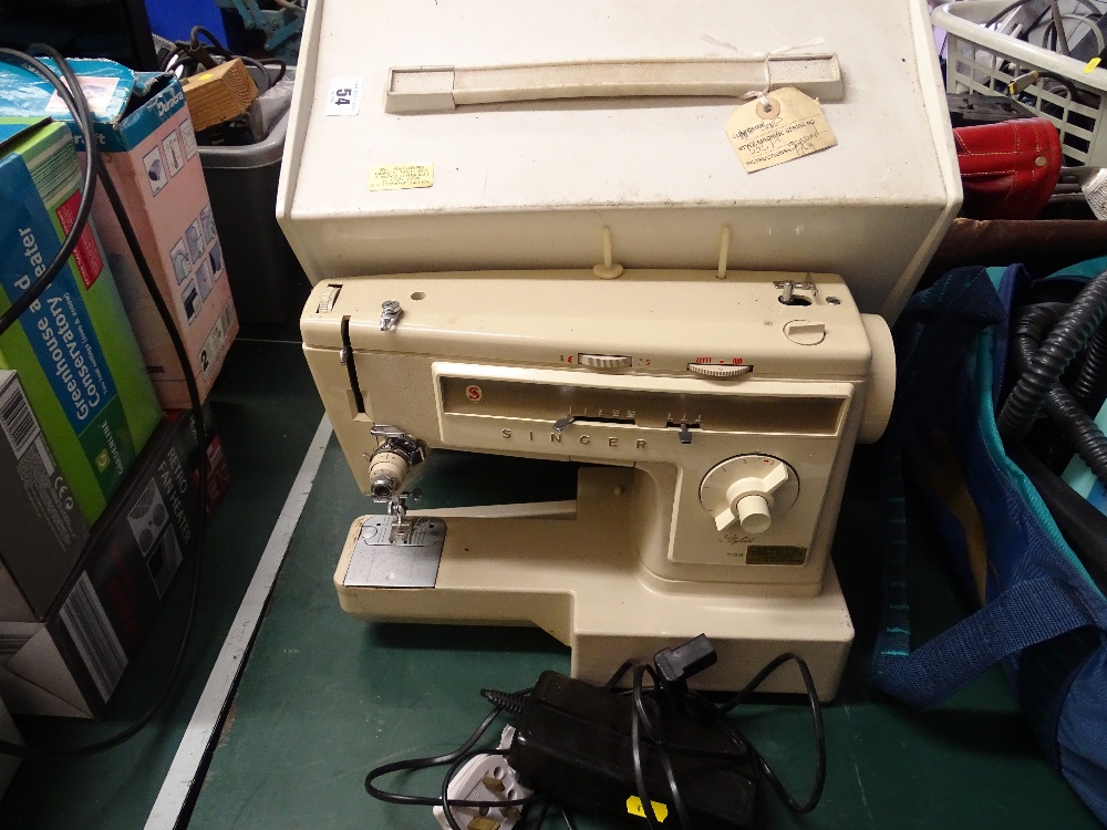 Cased electric Singer sewing machine E/T