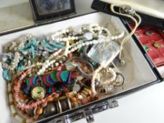 A modern jewellery case & contents