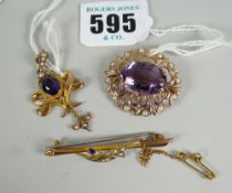 Three items of 9ct gold jewellery to include two bar-brooches & a pendant