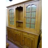 Antique pine style glazed top dresser in excellent condition