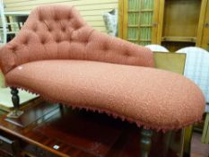 Vintage upholstered chaise longue