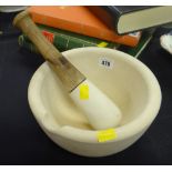 A good heavy-duty marble pestle & mortar Condition Report: please request* *Condition is not