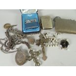 A small parcel of bijouterie & etui, jewellery ETC Condition Report: please request* *Condition is