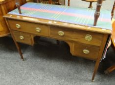 An antique kneehole mahogany desk of four drawers, 114wx50dx79hcms. Condition Report: please request