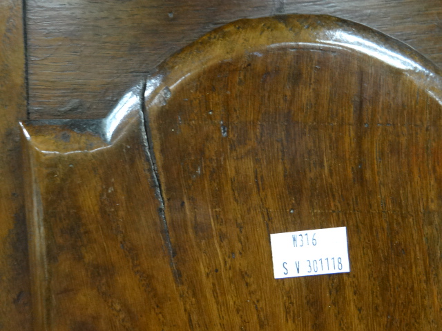 A George II oak encased brass dial longcase clock with Roman numeral chapter ring & with inscription - Image 8 of 13