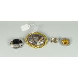 GROUP OF FOUR ASSORTED BAR BROOCHES to include agate, citrine, set in yellow & white metal mounts (