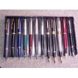 TRAY OF TWELVE VARIOUS VINTAGE SHEAFFER FOUNTAIN PENS including three Imperial I - 2 x Touchdown,