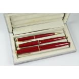 VINTAGE RED PARKER DUOFOLD STANDARD FOUNTAIN PEN, BALLPOINT PEN & PENCIL SET, boxed