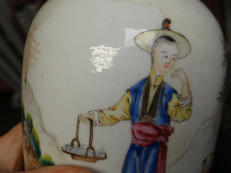 CHINESE EXPORT PORCELAIN FAMILLE ROSE VASE depicting various figures & animals in expansive - Image 16 of 17