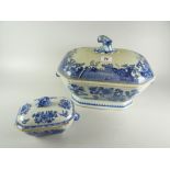 CHINESE EXPORT PORCELAIN BLUE & WHITE TUREEN & COVER TOGETHER WITH ANOTHER SIMILAR SMALLER