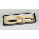 MODERN PEARL PARKER URBAN PREMIUM RETRACTABLE BALLPOINT PEN with chiselled metallic pearl-white