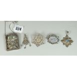 PARCEL OF SILVER & WHITE METAL ITEMS to include two filigree pendants & a filigree flower design bar