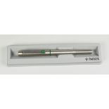 VINTAGE STAINLESS STEEL PARKER 25 FOUNTAIN PEN with rare green trim, date stamped for 1980, boxed