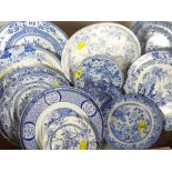 A PARCEL OF INTERESTING BLUE & WHITE POTTERY various patterns and factories