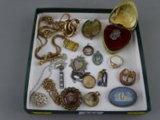 An interesting collection of vintage & later gold & silver with other jewellery and collector's