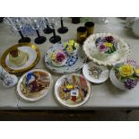 China posies, display plates and similar items