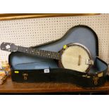 Vintage cased Alvin Keech banjo ukulele