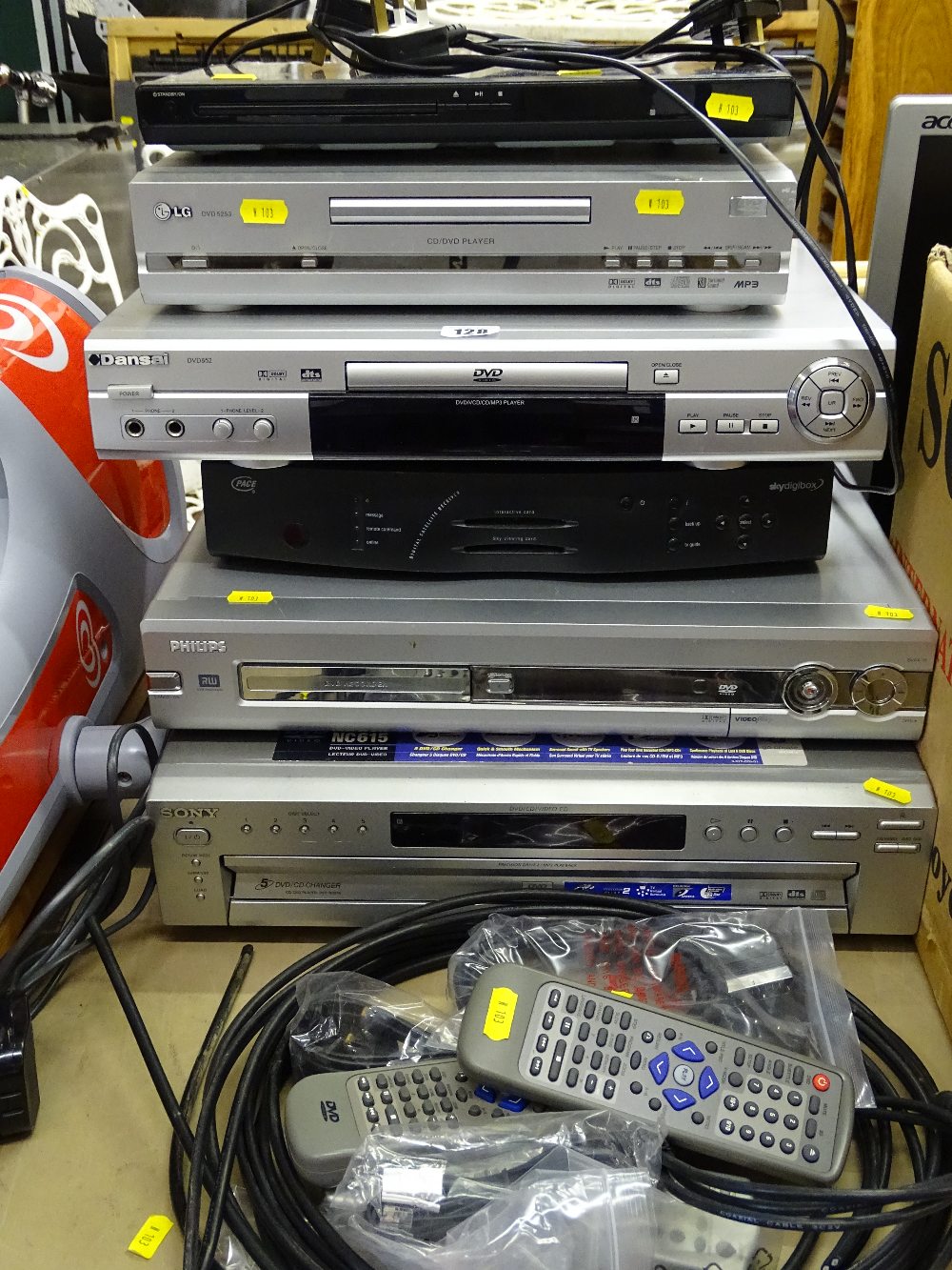 Parcel of home entertainment equipment, mainly CD/DVD players etc, some with remote controls E/T