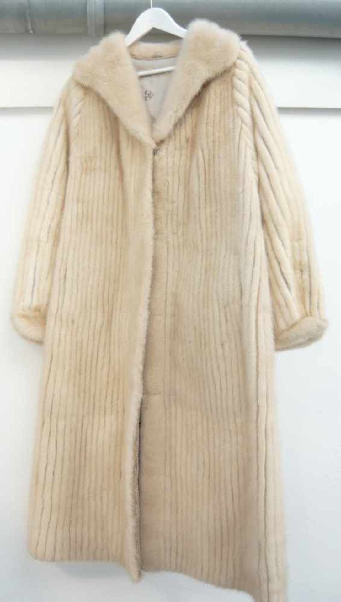 Langer Mantel aus weißem Nerz. Vintage. Top Zustand.Long coat in white mink. Vintage. Top