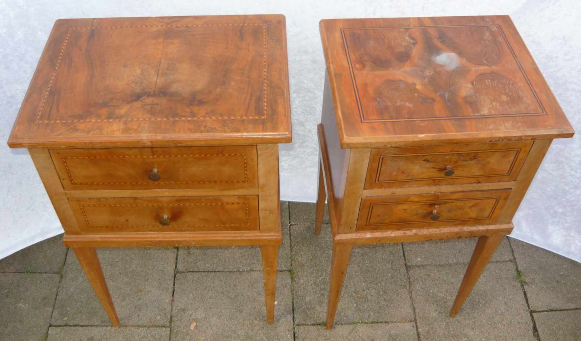 Paar elegante Nachttische im Empire Stil. H. je ca. 72 cm.Pair of elegant bed tables in the style of - Bild 2 aus 2