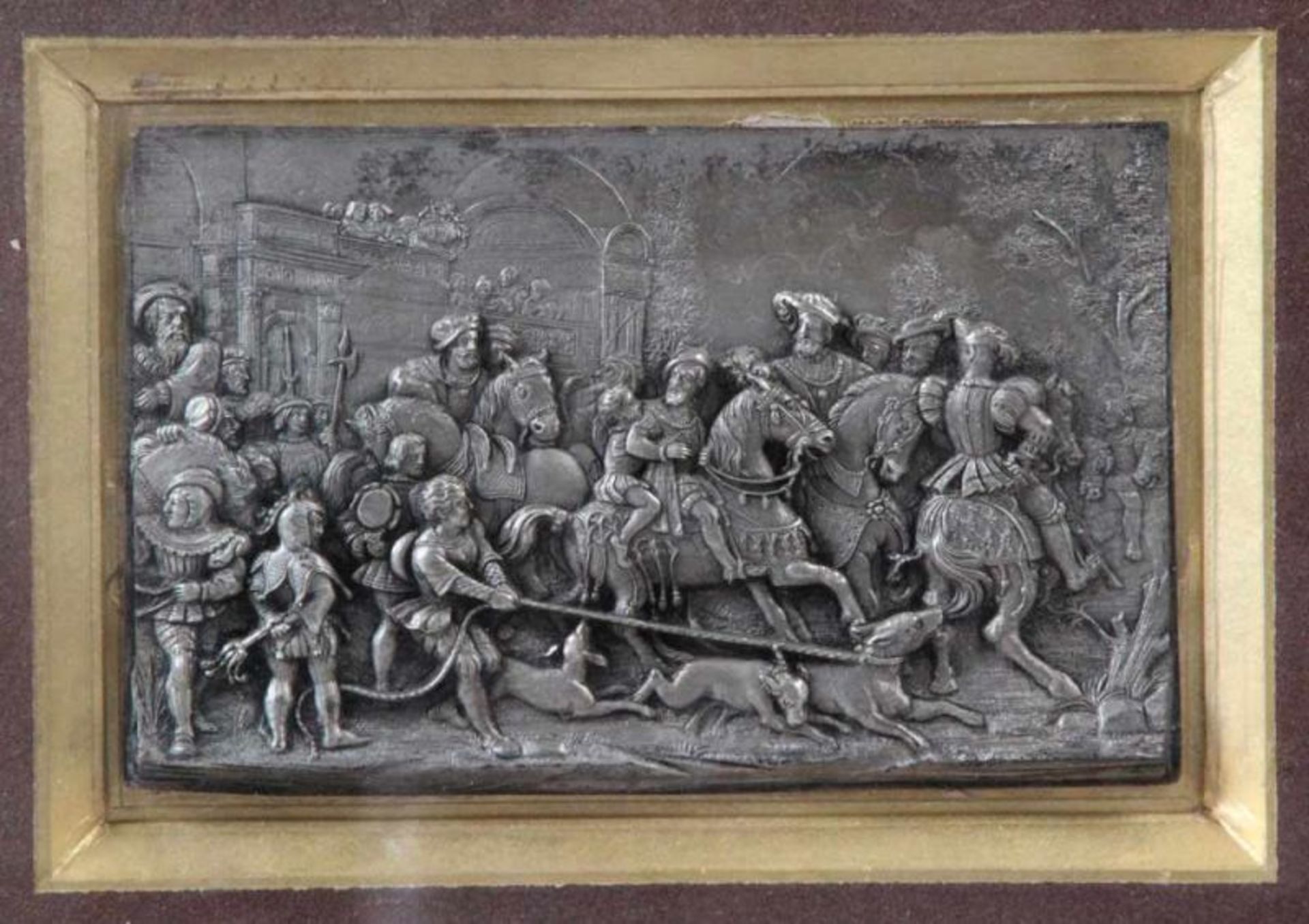 Reliefbild im Renaissancestil.Reiche Figurendarstellung, hinter Glas. H: 11 x 17 cm. Rahmen H: 33,