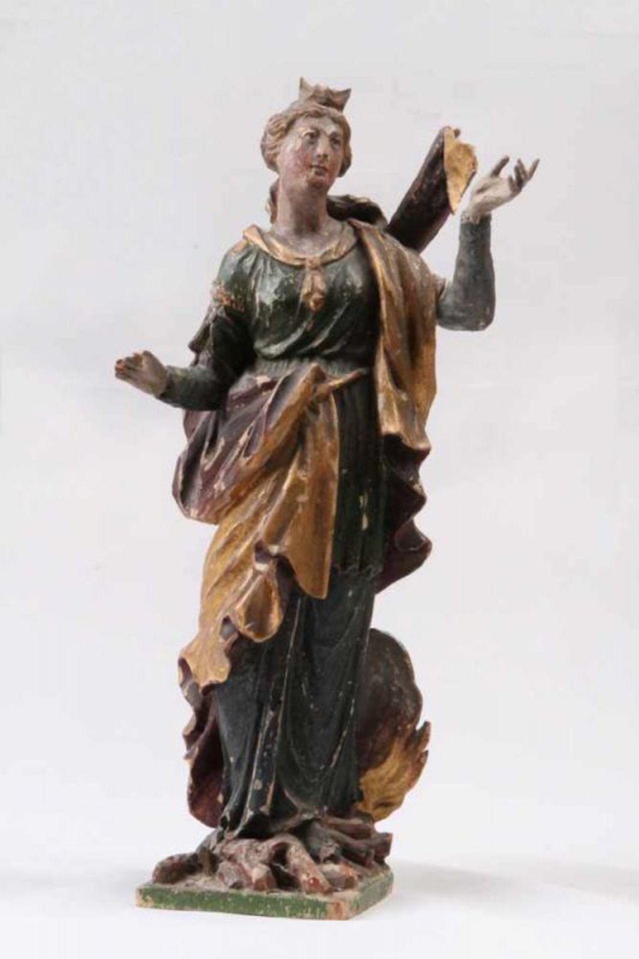 Süddeutsch, 18. Jh.Auf quadratischem Sockel stehende Heilige Afra von Augsburg. Holz geschnitzt,