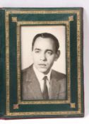 Geschenk Portrait.König Hassan II von Marokko. Foto in grüner, goldgeprägter Ledermappe mit