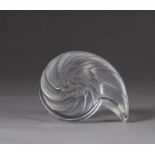 Glasfigur.Kristallglas. Schneckenhaus, teilweise satiniert. Im Boden bez. " Lalique France". H: 9