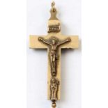 Reliquienkreuz.Messing, mit christlichen Symbolen, aufklappbar. L: 8 cm. 20.00 % buyer's premium