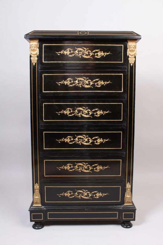 Chiffoniere.Napoleon III. Eiche massiv, schwarz lackiert, Hoher, sechs schübiger Korpus.